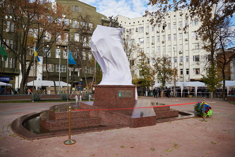 У Харкові відкрили Сквер мислителів - 2