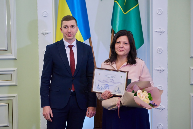 У міськраді вручили нагороди матерям-героїням - 9