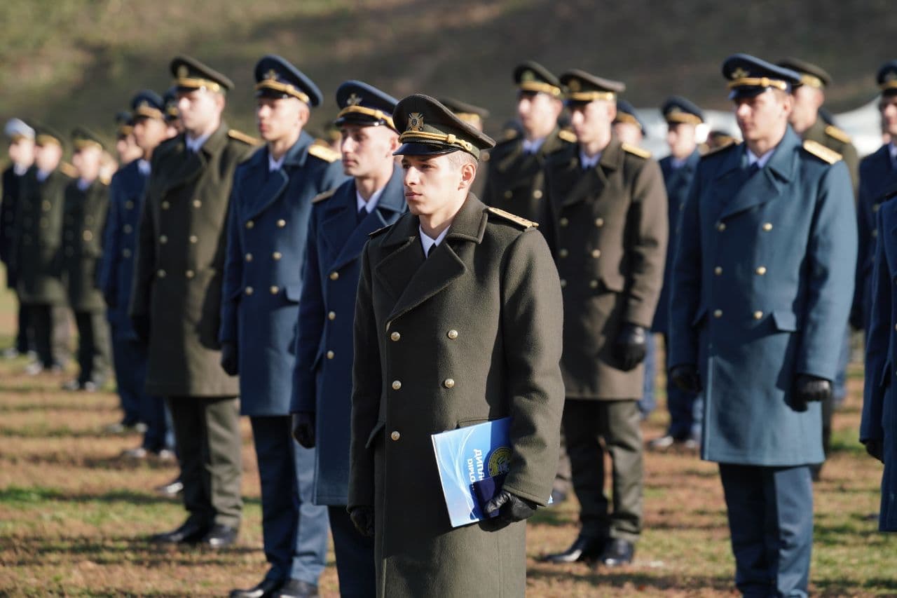 В університеті імені Кожедуба пройшов випуск льотчиків - 2