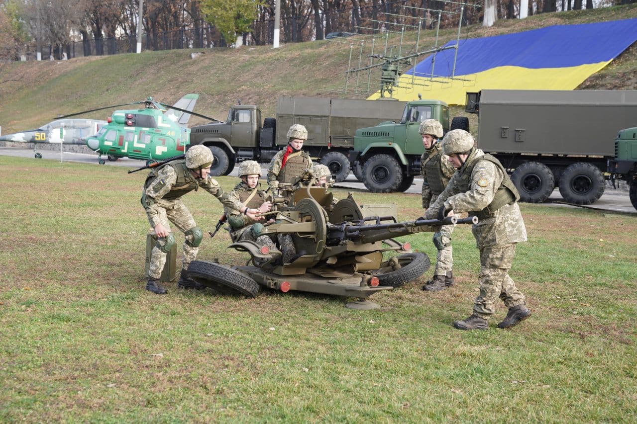 В університеті імені Кожедуба пройшов випуск льотчиків - 15