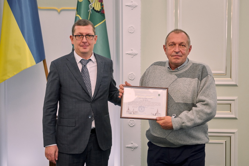 У міськраді вручили нагороди водіям та працівникам дорожнього господарства - 9