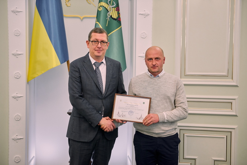 У міськраді вручили нагороди водіям та працівникам дорожнього господарства - 11