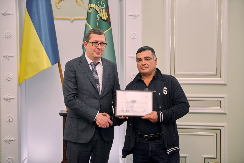 У міськраді вручили нагороди водіям та працівникам дорожнього господарства - 15