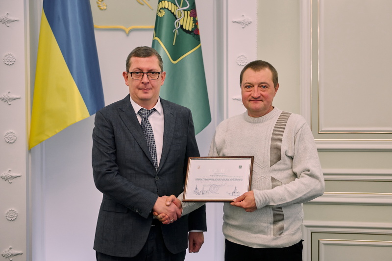 У міськраді вручили нагороди водіям та працівникам дорожнього господарства - 20