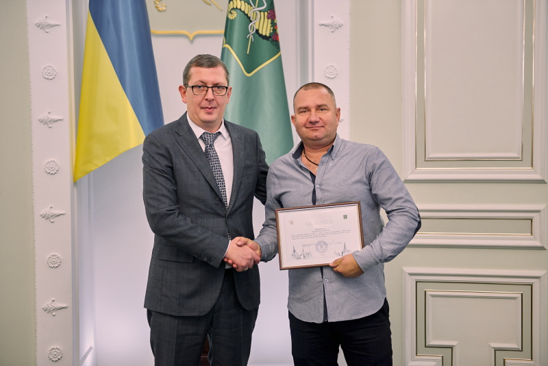 У міськраді вручили нагороди водіям та працівникам дорожнього господарства - 23