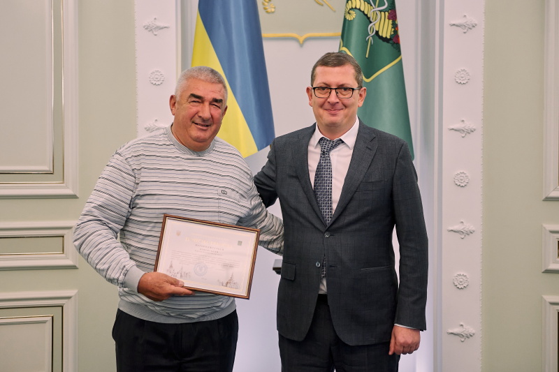 У міськраді вручили нагороди водіям та працівникам дорожнього господарства - 27