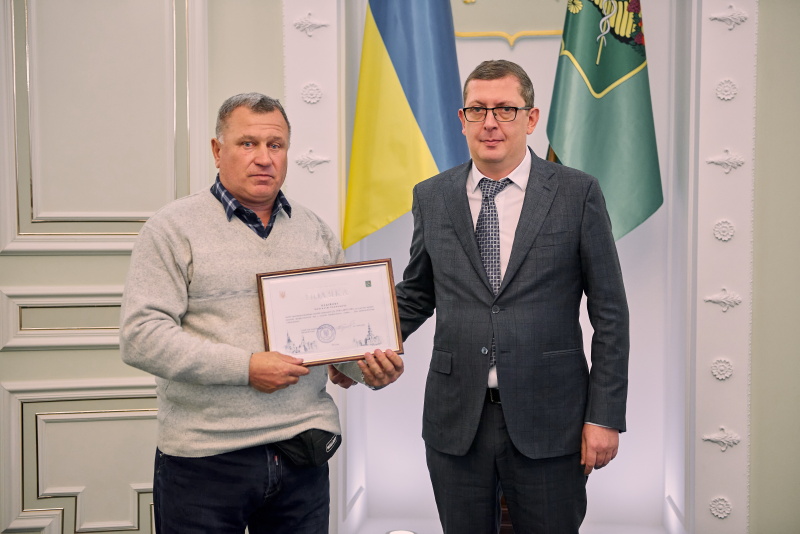 У міськраді вручили нагороди водіям та працівникам дорожнього господарства - 28