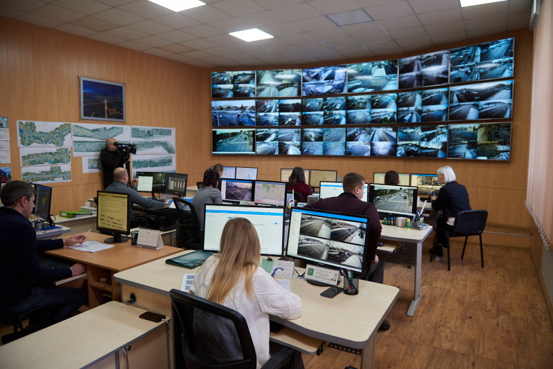 Нові світлофори, камери та велодоріжки - у Харкові створюють систему безпечного руху - 1