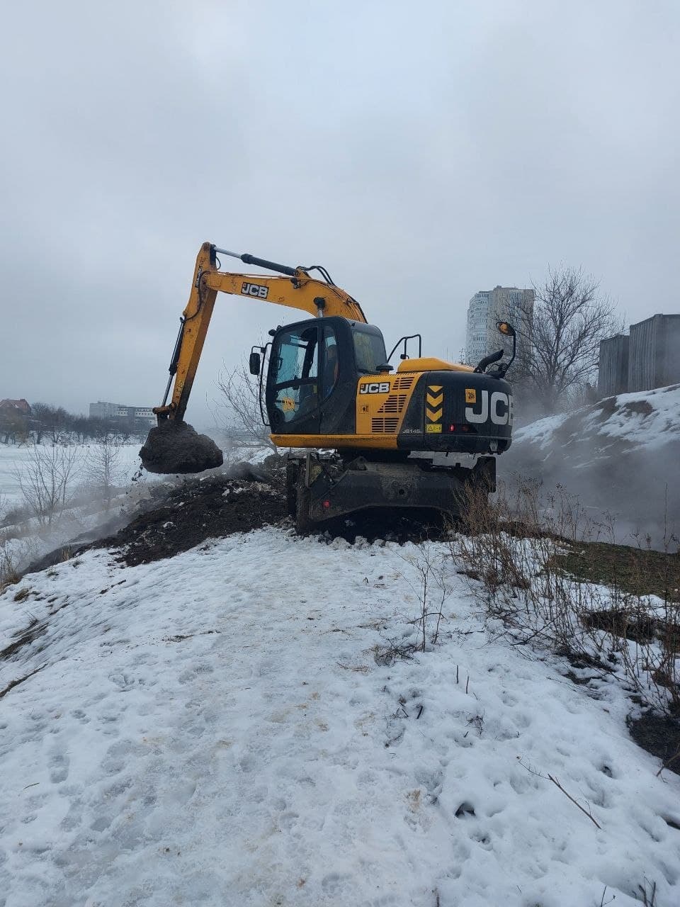 «Теплові мережі» усунули пошкодження трубопроводу на Олексіївці