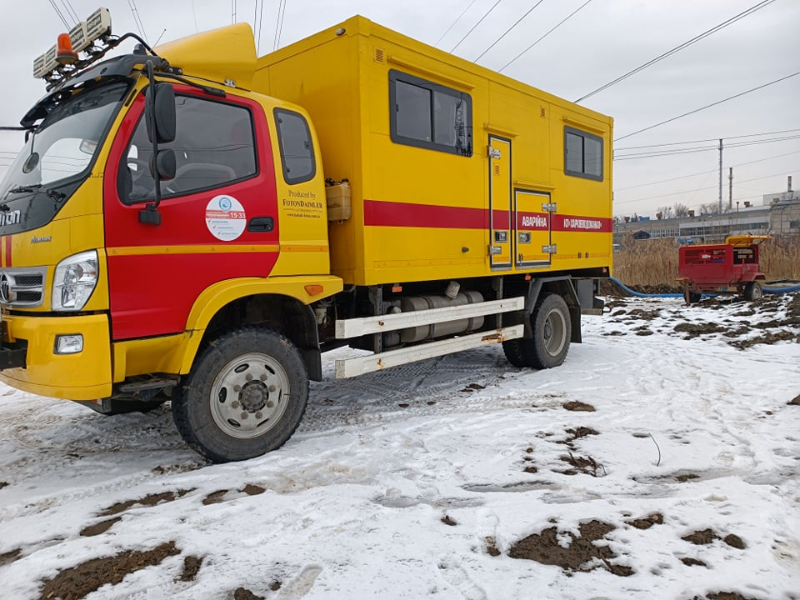 У Новобаварському районі на магістральному трубопроводі ведуться ремонтні роботи