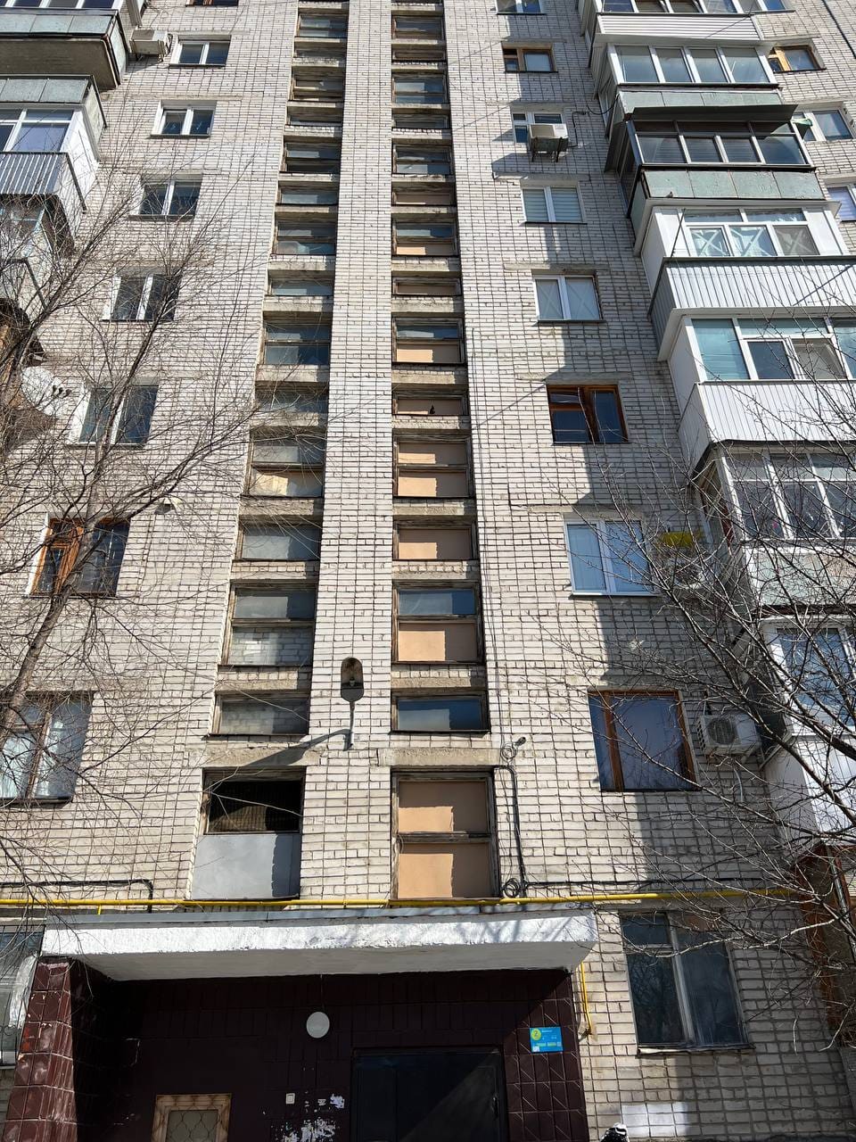 Понад тисячу волонтерів допомагають прибирати Харків після бомбардувань - 6