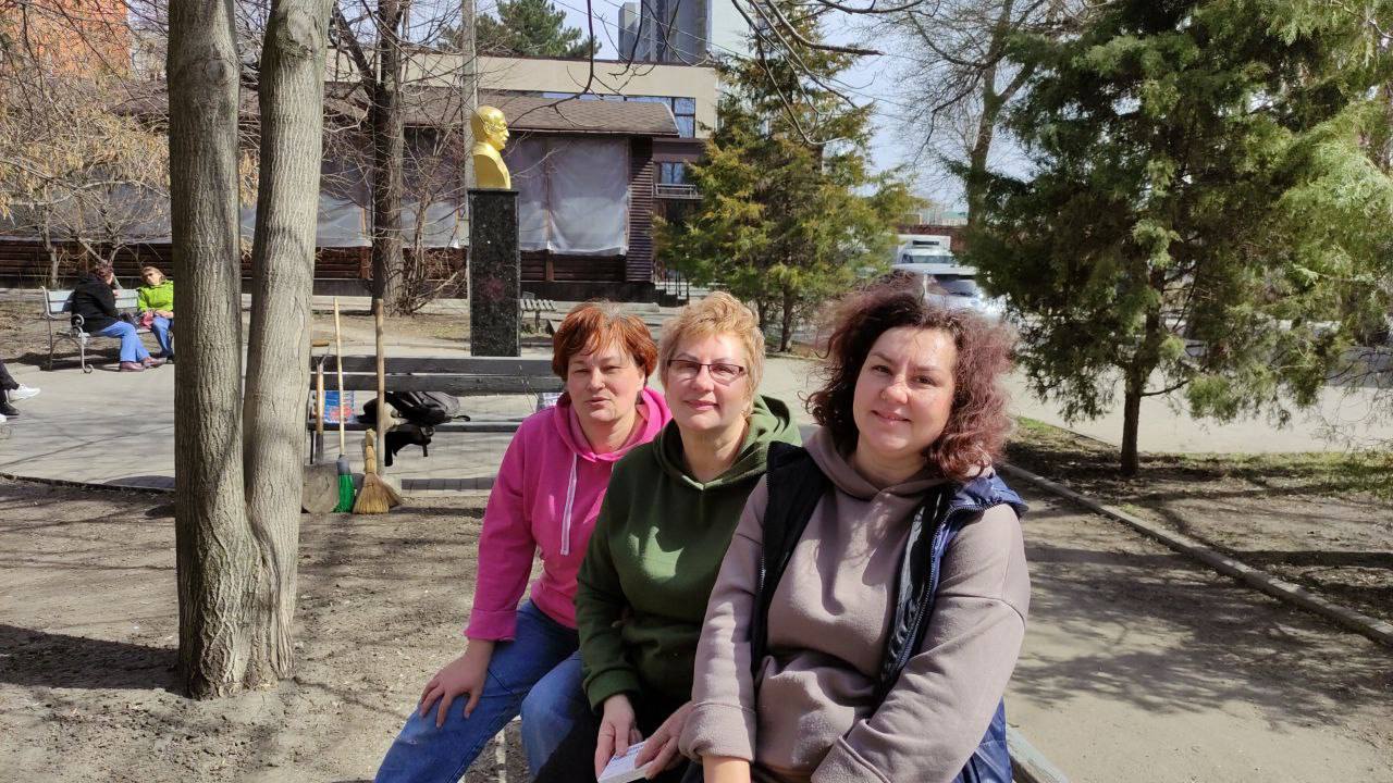 Понад дві тисячі волонтерів допомагають прибирати місто після масованих обстрілів
