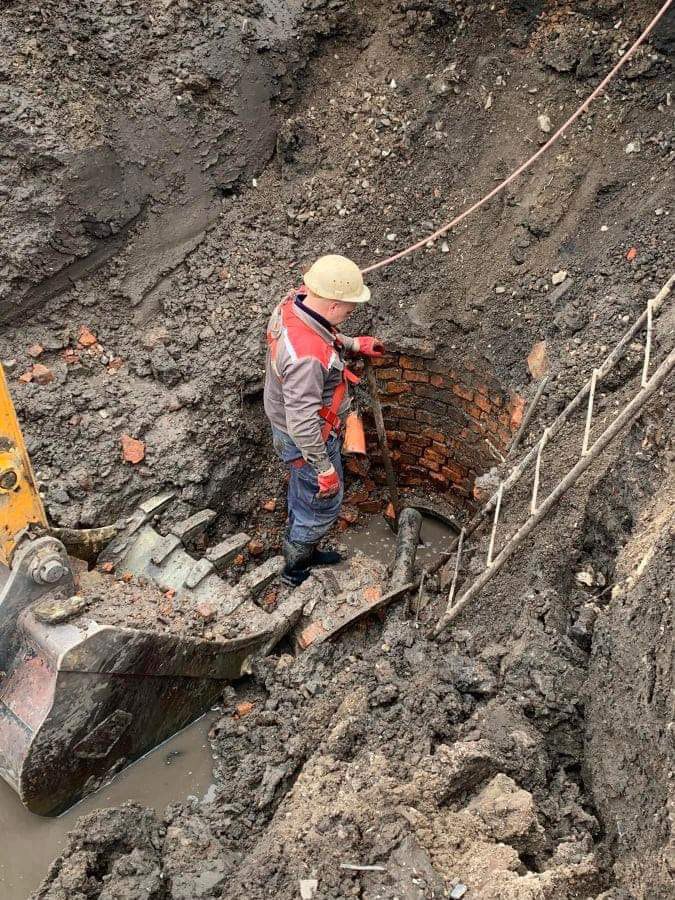 «Харківводоканал» відновлює зруйновані каналізаційні колектори