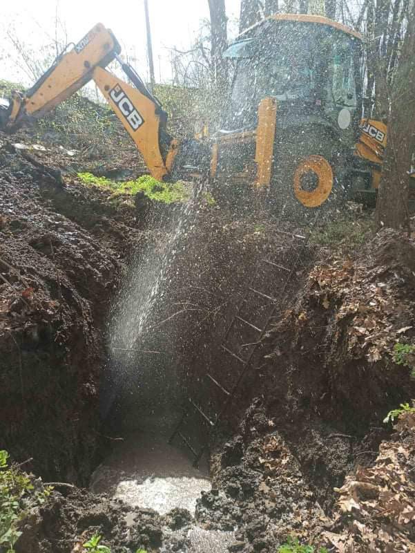 У Харкові відновлюють водорозбірні колонки