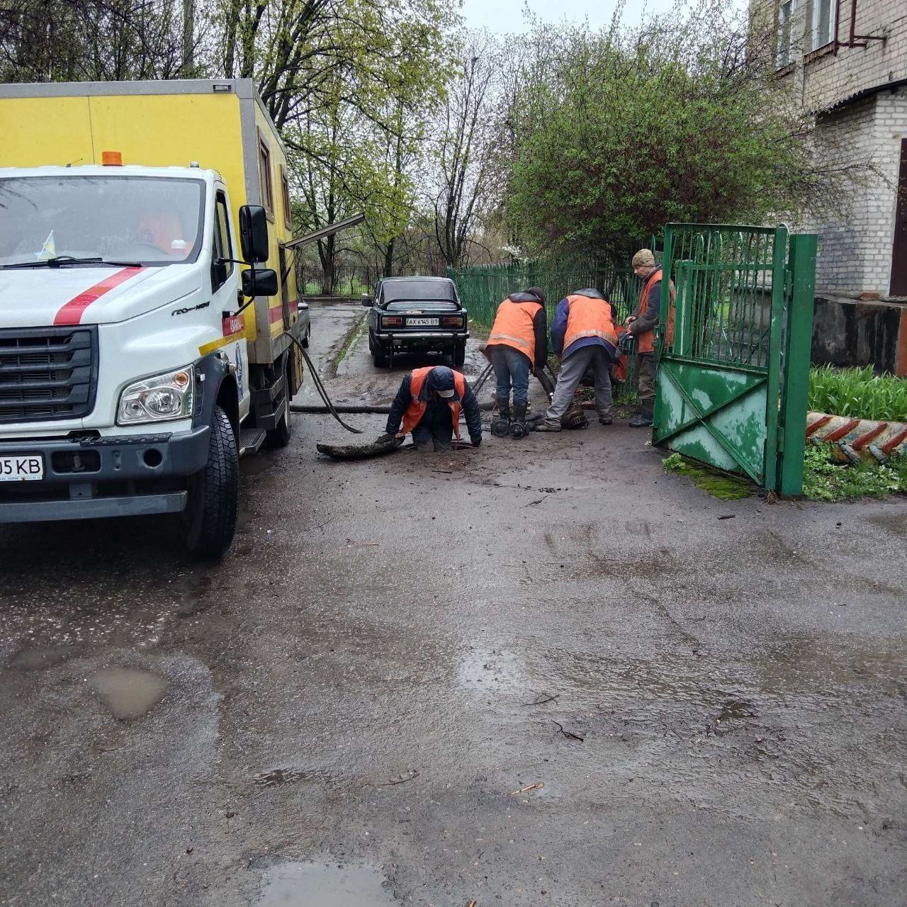 Ремонтні бригади щоденно ліквідують дефекти на теплових мережах 