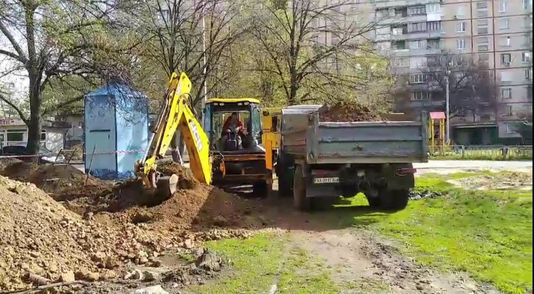 У Холодногірському районі перекладають транзитний трубопровід - 4