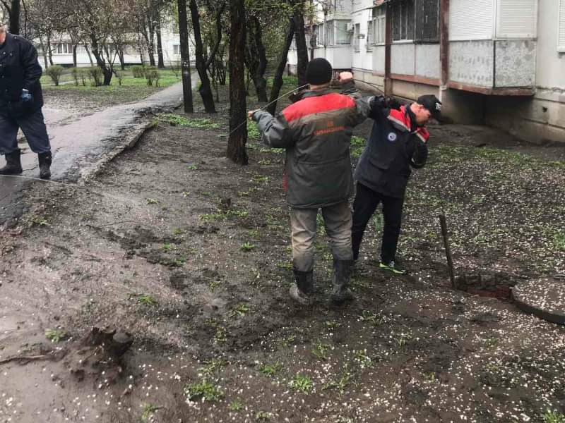 Ремонтні бригади оперативно відновлюють водопостачання у будинках харків'ян