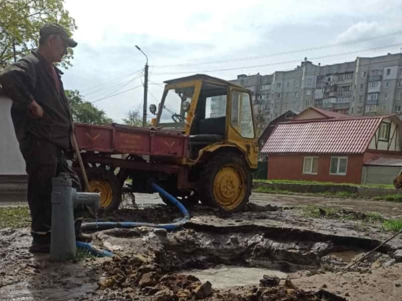Ремонтні бригади оперативно відновлюють водопостачання у будинках харків'ян - 3