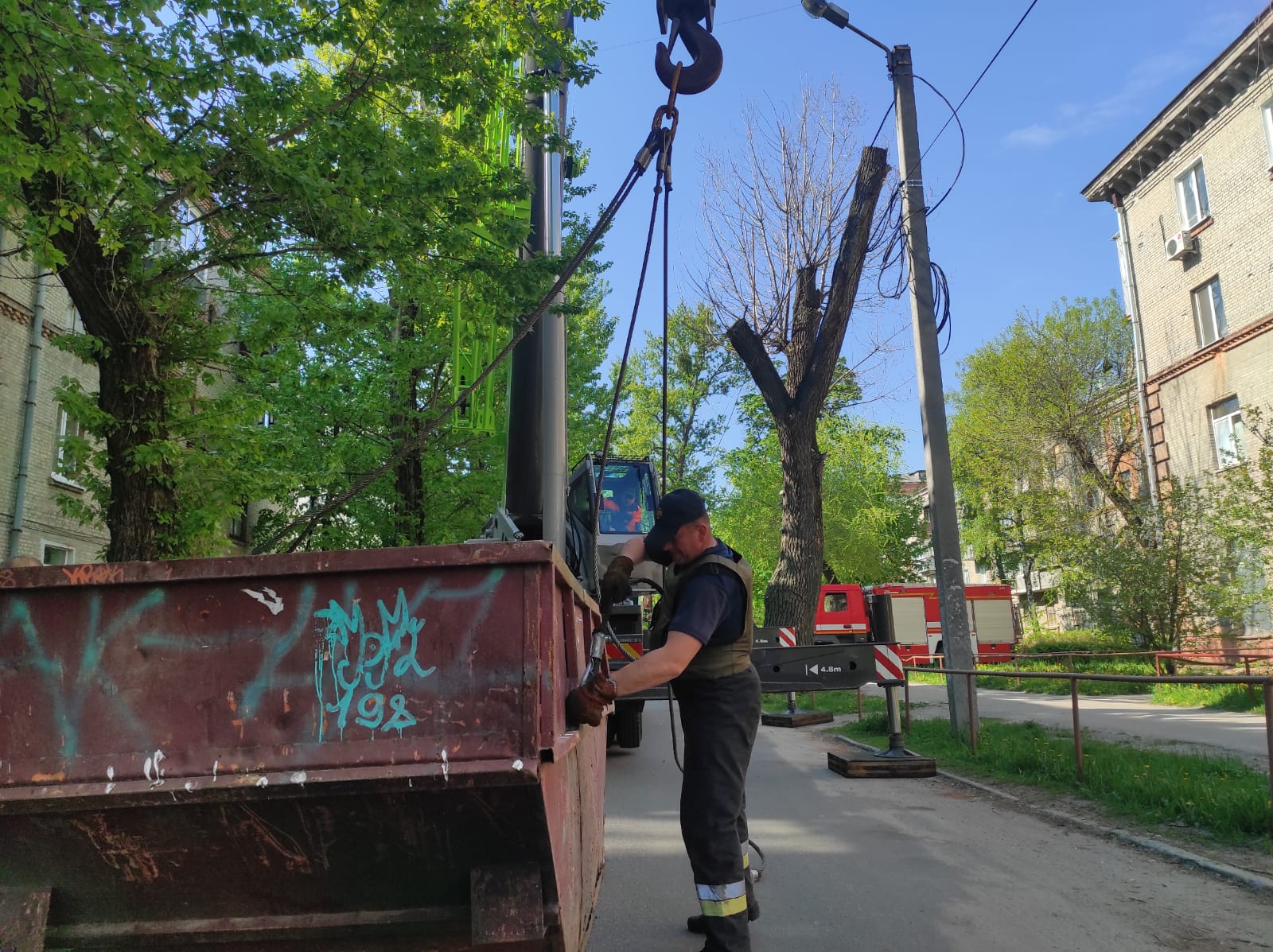 У Харкові продовжують розбирати завали