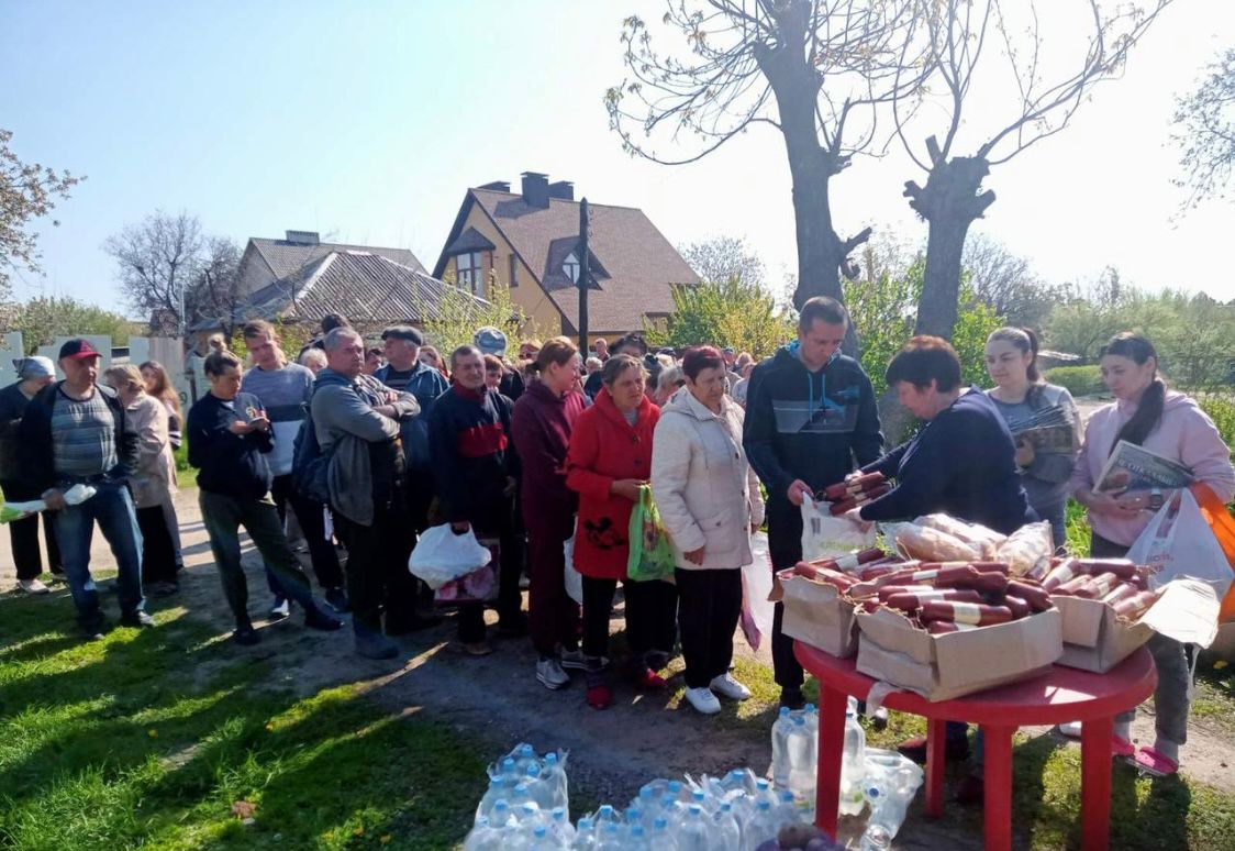 Мешканцям приватного сектору роздають гуманітарну допомогу 