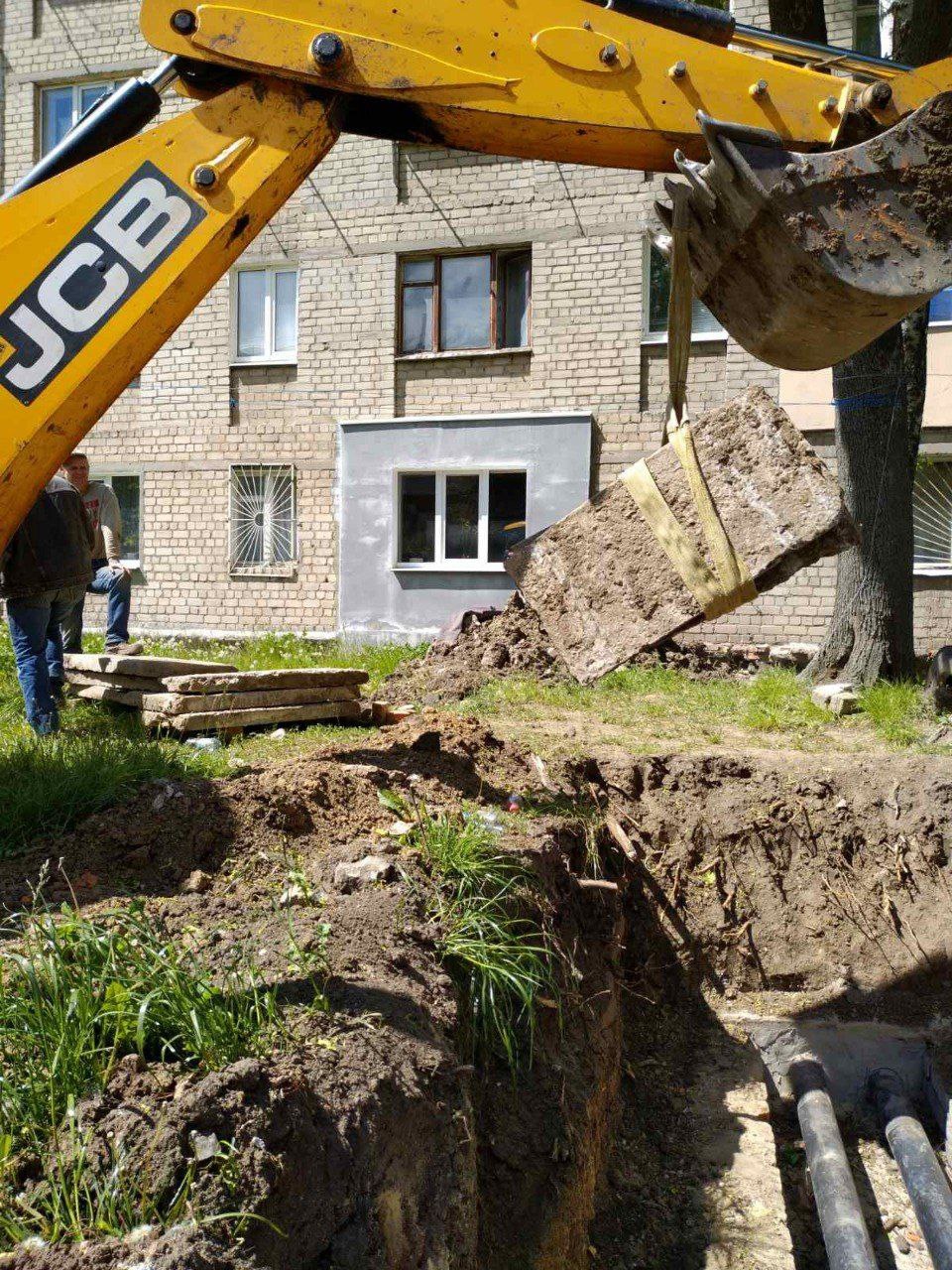 Бригади ХТС ремонтують внутрішньобудинкові мережі