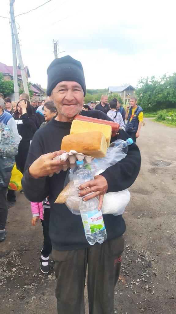 Харків’яни продовжують отримувати гуманітарну допомогу - 11