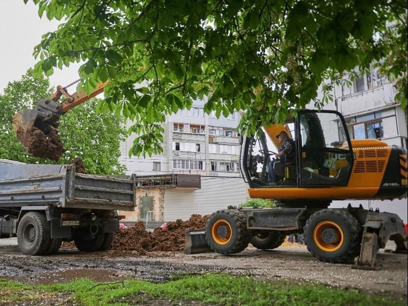 «Харківводоканал» ремонтує водоводи у найбільш постраждалих районах - 3