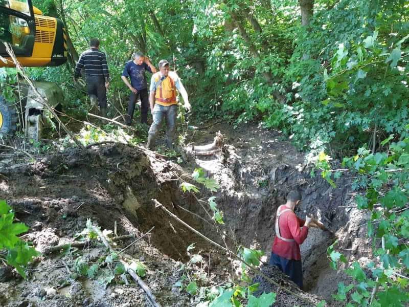 У Шевченківському районі відновлюють пошкоджені водоводи