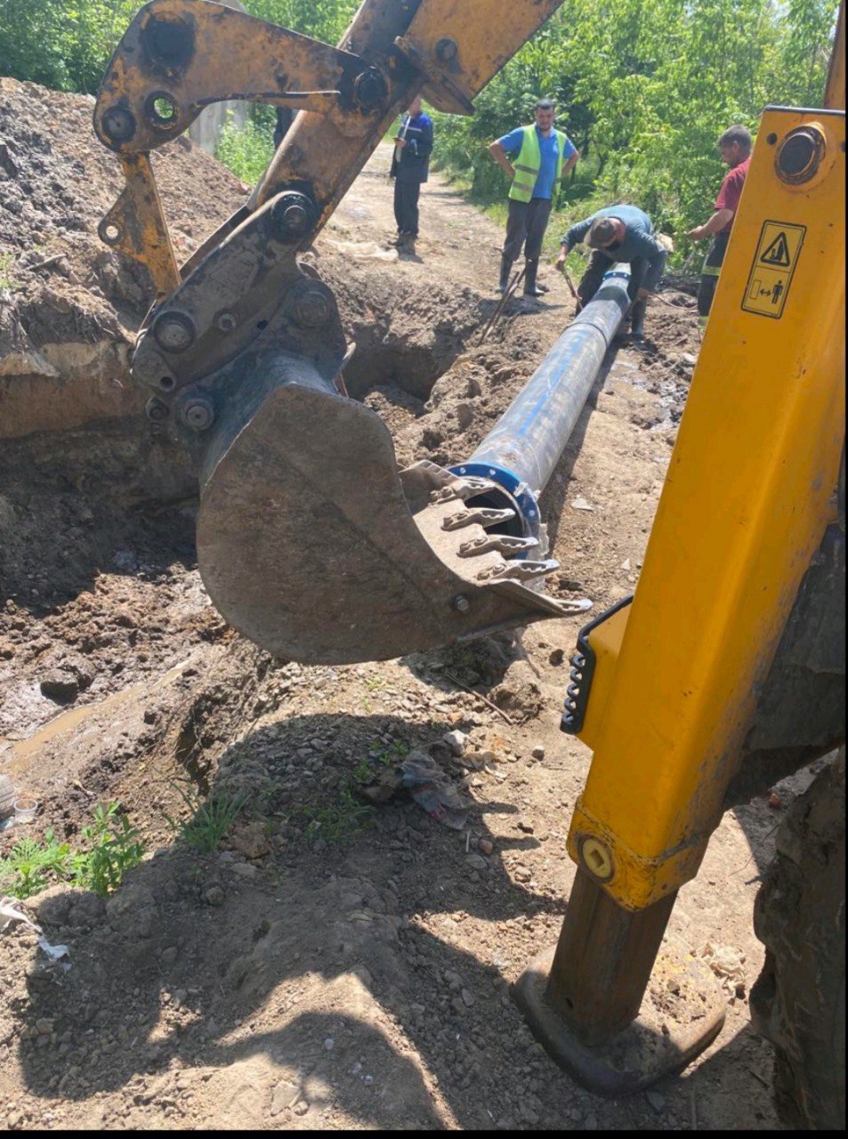 У Київському районі відновлюють пошкоджені обстрілами водоводи - 1