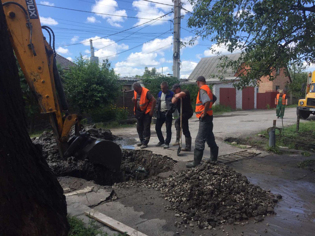 На Салтівці комплексно відновлюють зовнішні трубопроводи - 1