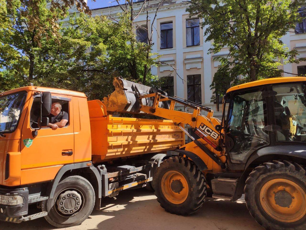 У Київському районі перекладають магістралі та відновлюють роботу котелень