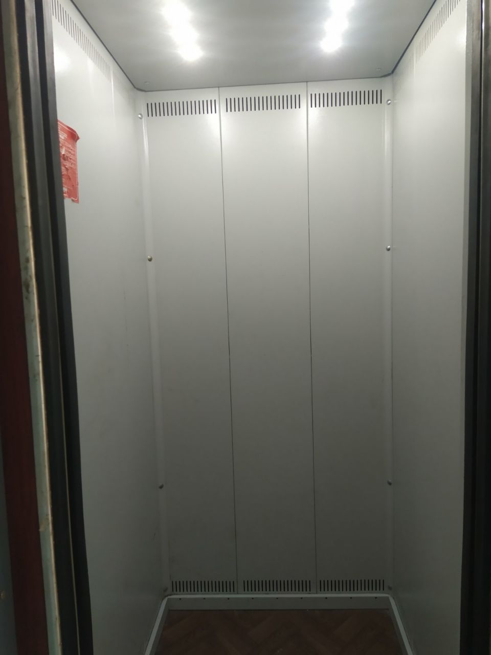 У Харкові відновлюють роботу ліфтів