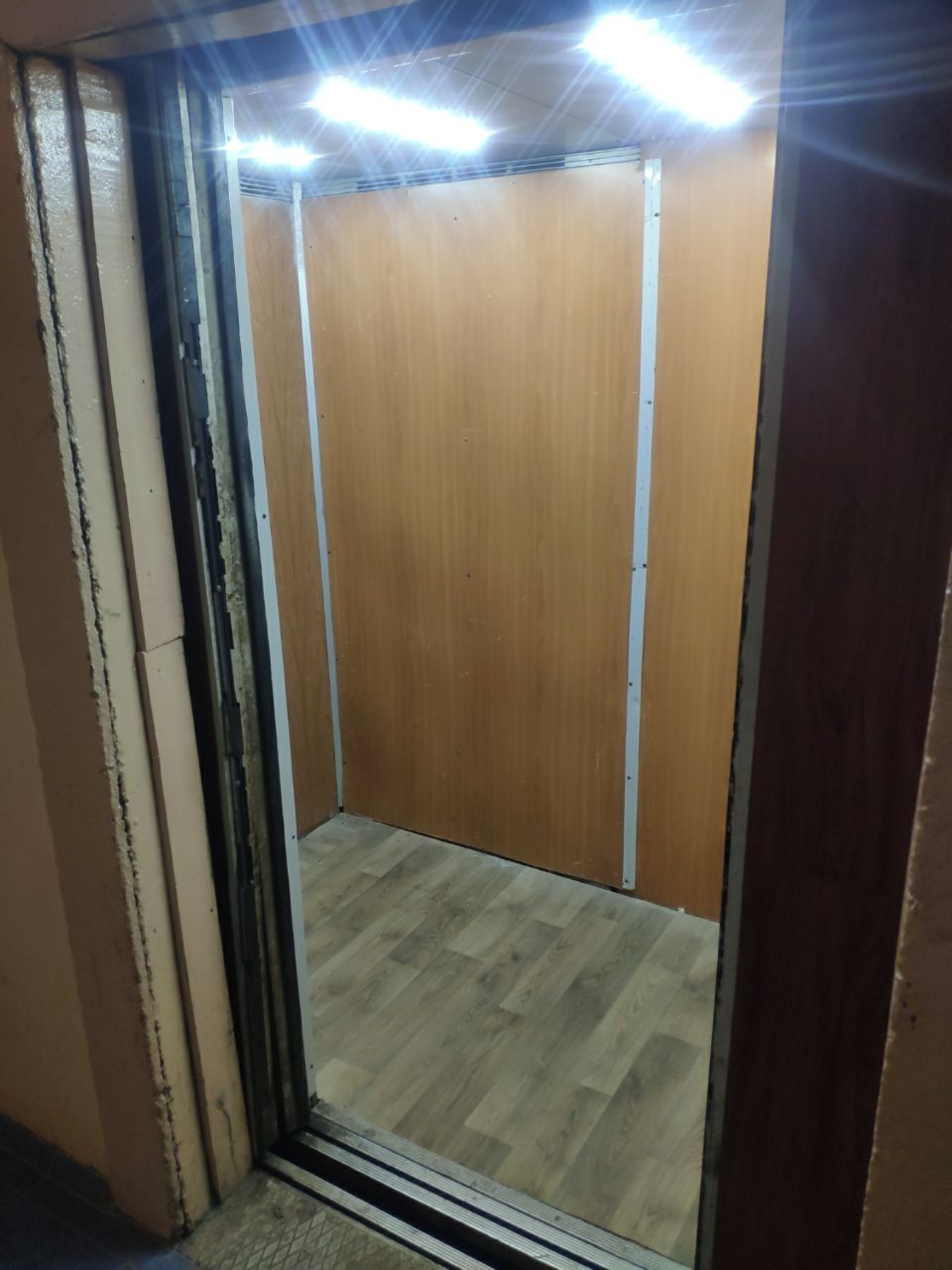 У Харкові забезпечують роботу ліфтового обладнання