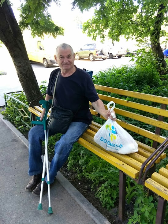 Ветерани Харкова отримують гуманітарну допомогу