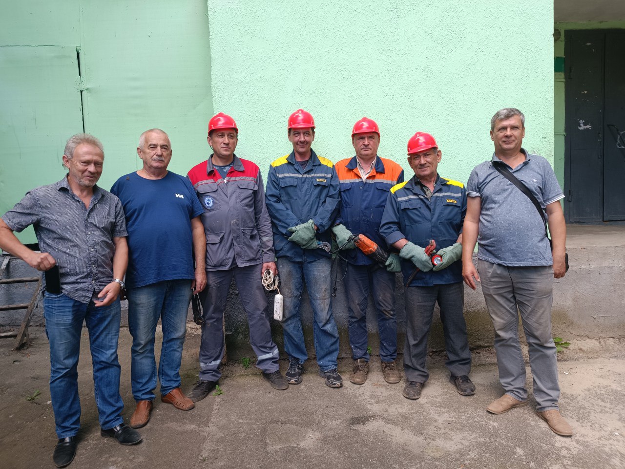 У Салтівському районі відновлюють внутрішньобудинкові комунікації
