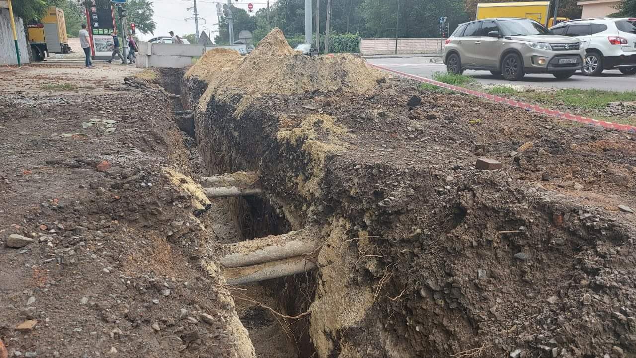 По вулиці Весніна перекладають водовід - 2