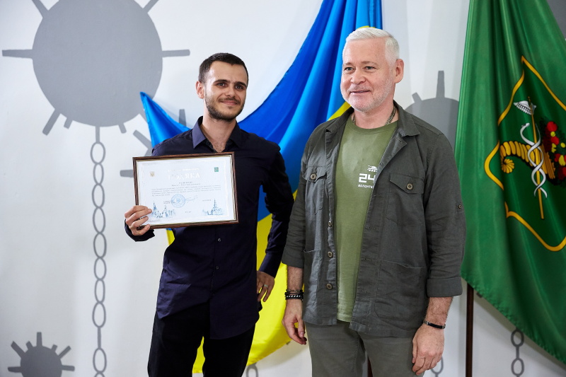 У Харкові нагородили молодих представників волонтерського руху - 9