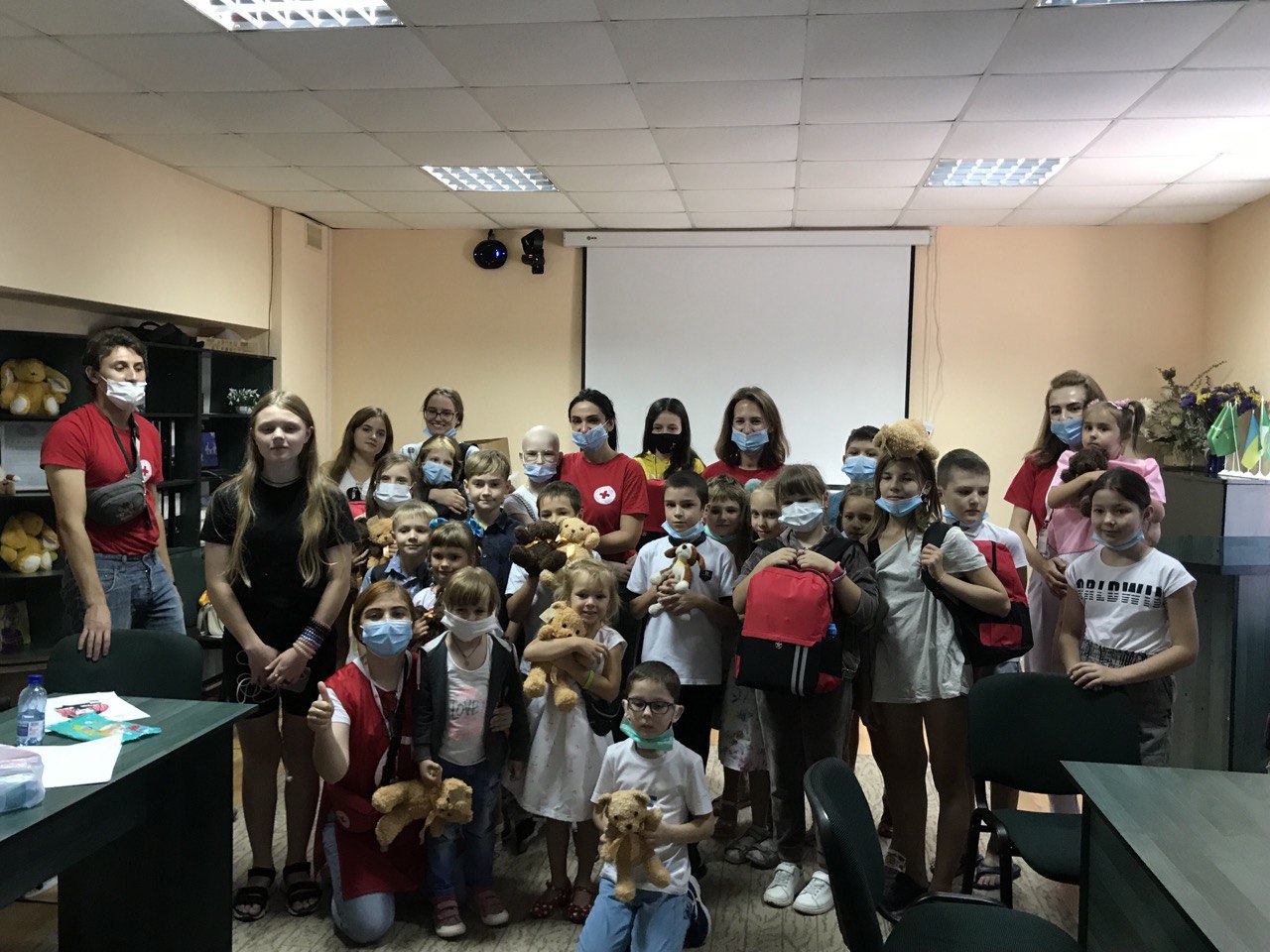 У Харкові продовжила роботу «Школа супергероїв» для дітей з онкологією