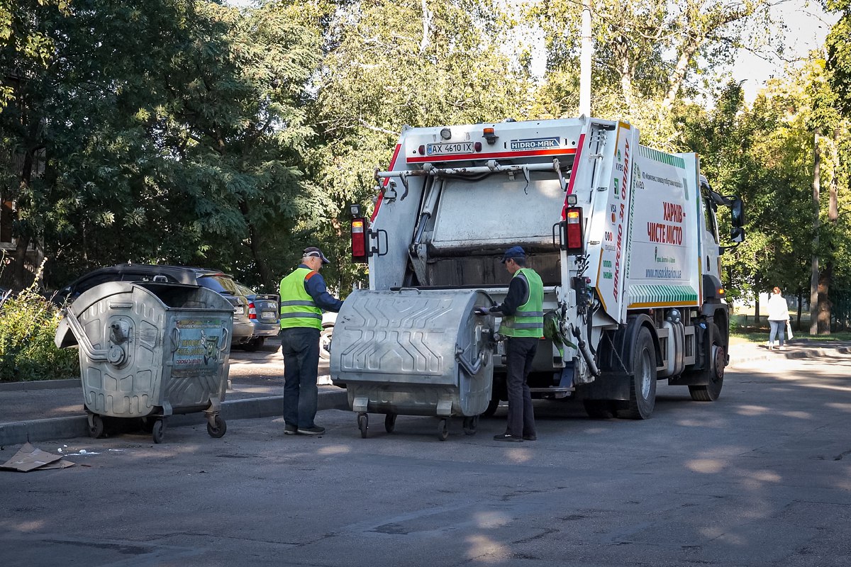 За першу декаду вересня з Харкова вивезли майже 80 тисяч кубометрів сміття 