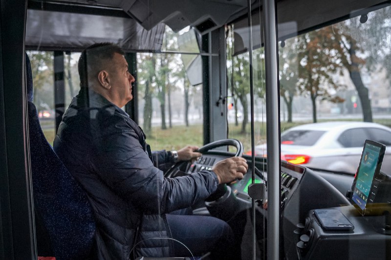 Працівники КВПВ мають змогу добиратися на роботу службовим транспортом - 4