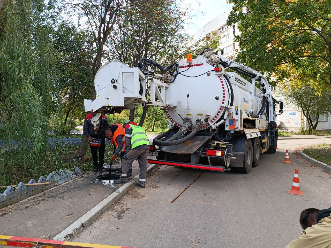 У Київському районі реконструюють об'єкти водовідведення - 3