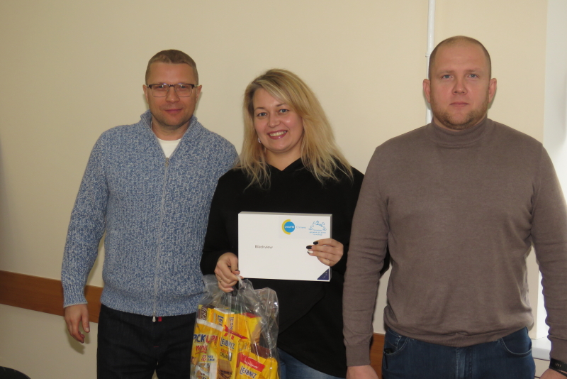 Багатодітні родини Харкова продовжують отримувати планшети для навчання - 2
