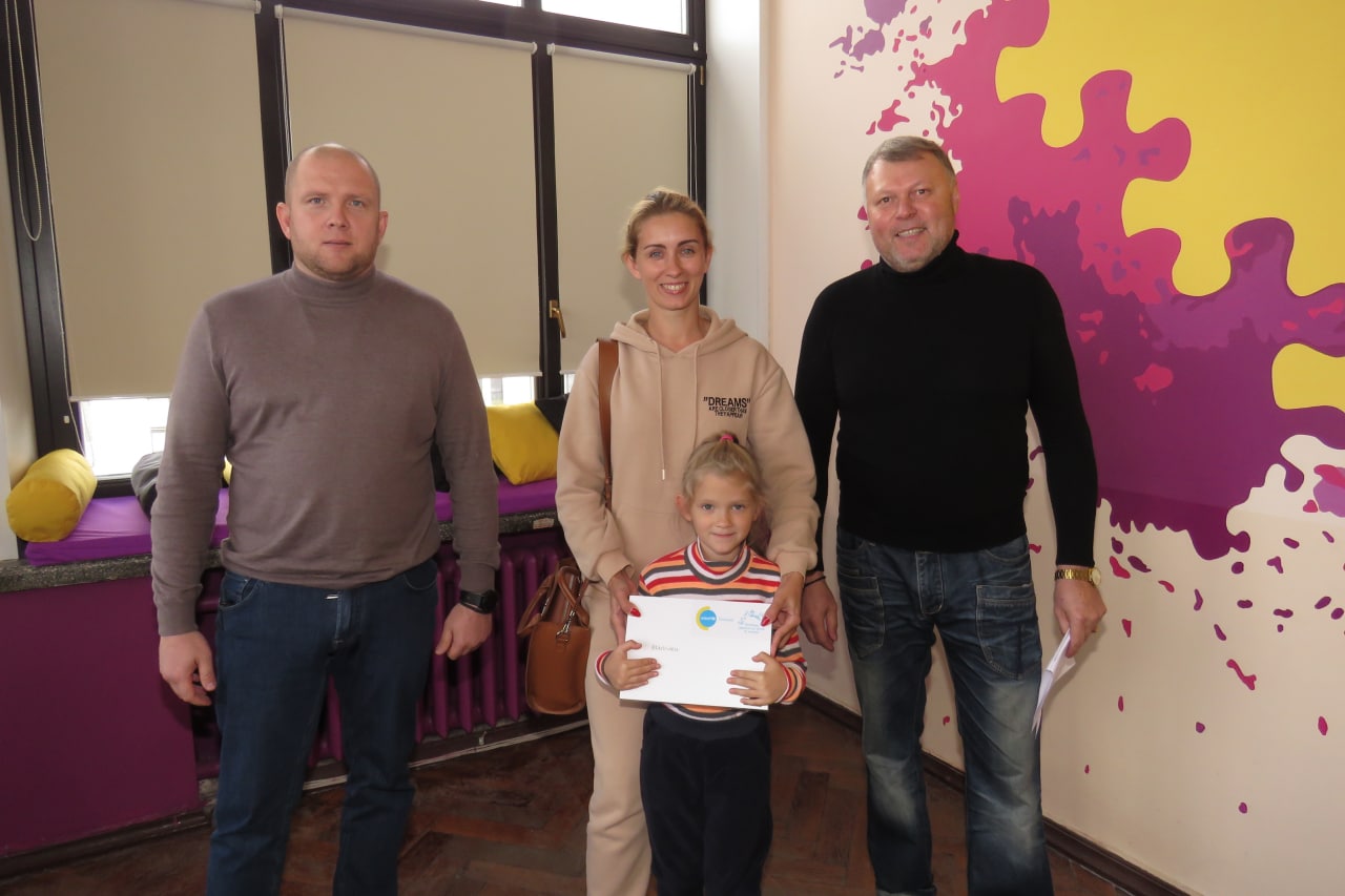 Багатодітні родини Харкова продовжують отримувати планшети для навчання - 5