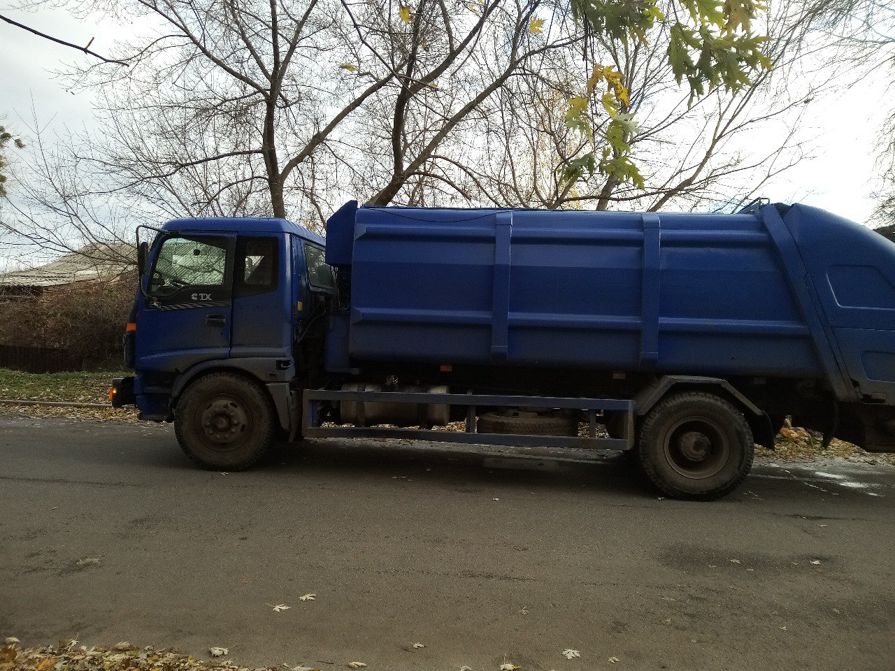 Робітники КВПВ наводять лад у Холодногірському районі