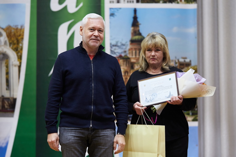 Соціальних працівників Холодногірського та Новобаварського районів привітали з професійним святом - 7