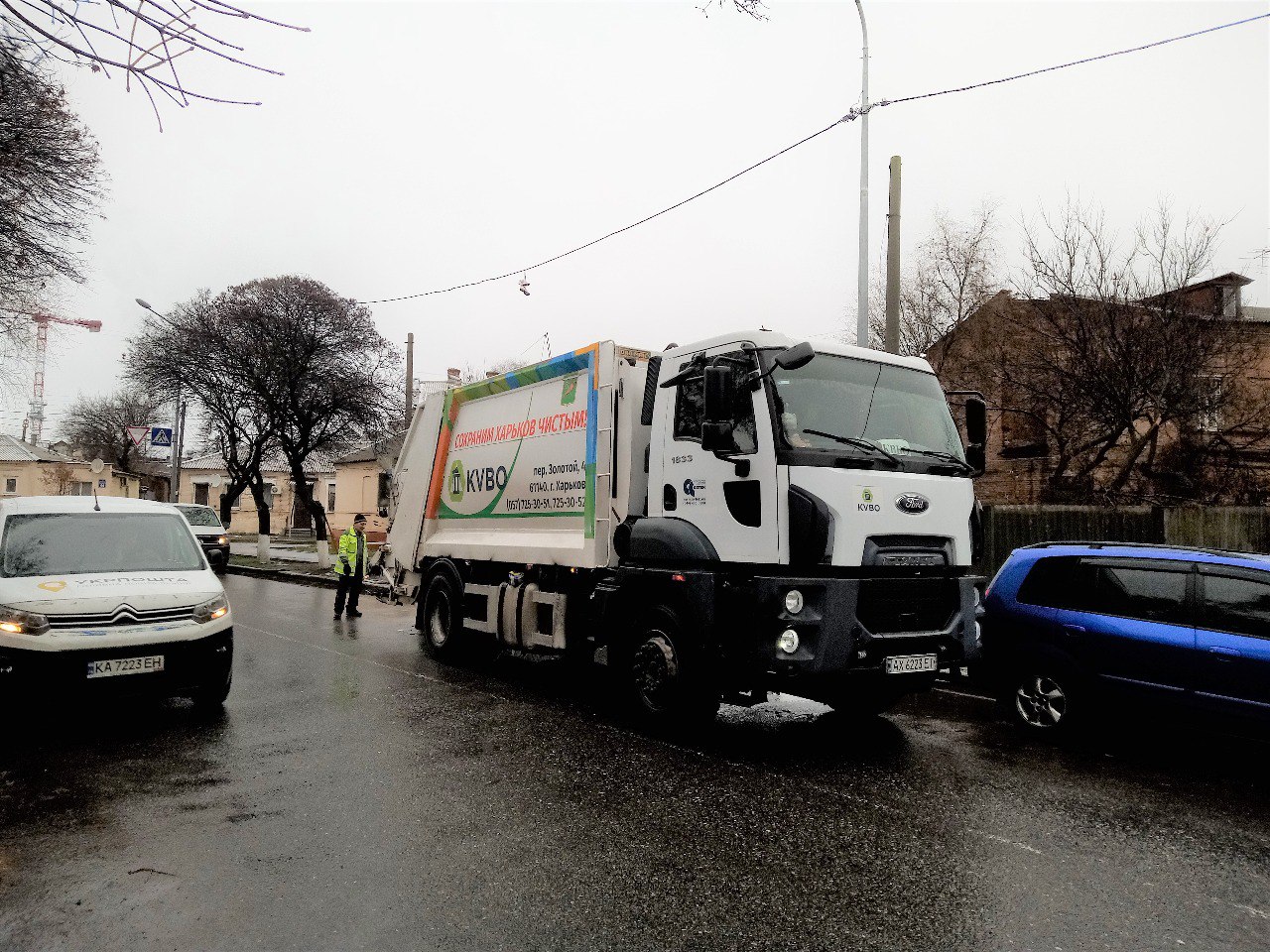 КВПВ наводить лад на вулицях у Холодногірському районі 