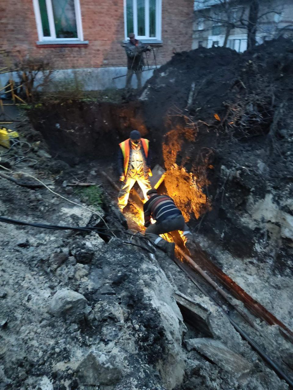 Бригади «Теплових мереж» за півтора місяці виконали 27 тисяч заявок - 12