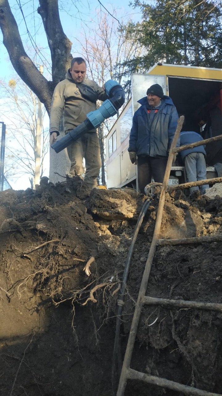 У Салтівському районі з початку року переклали понад тисячу метрів водоводів