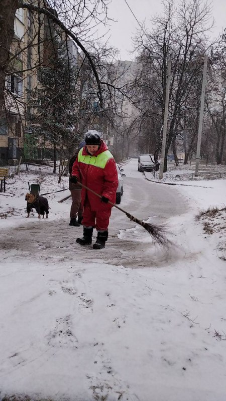 У Харкові прибирають сніг
