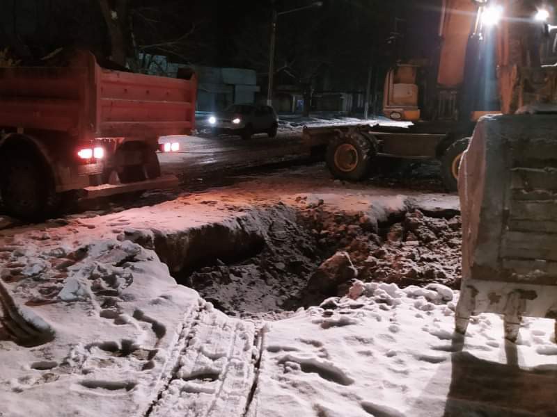 У Харкові усувають 25 аварій на водоводах - 1